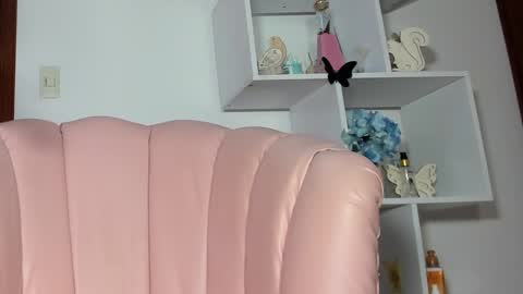  Angie   Instagram  angie julianac add me online show from 02-13-25, 10:54