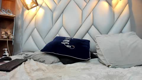 Snapshot of nezukokamado1_ chatting on 02-05-25, 07:53 Milena online show from 02-05-25, 07:53