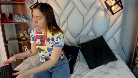 Milena online show from 02-06-25, 01:32