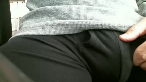 Snapshot of ngurth chatting on 12-18-24, 06:46 ngurth online show from 12-18-24, 06:46