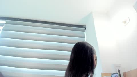 laura  online show from 02-06-25, 08:45