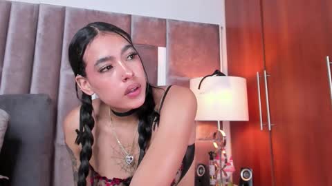 Nia online show from 03-31-26, 02:17