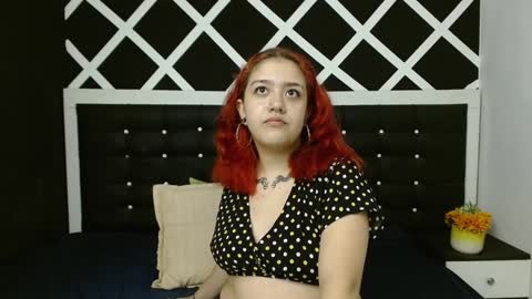 Snapshot of nia_stark chatting on 12-31-24, 10:48 Estefani online show from 12-31-24, 10:48