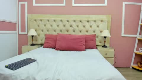 nia_taylorx online show from 05-30-26, 09:45