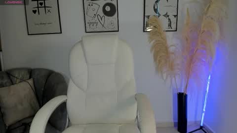 Nia online show from 10-03-25, 01:08