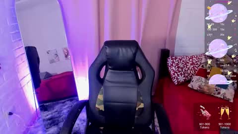 Nia online show from 11-28-25, 04:09