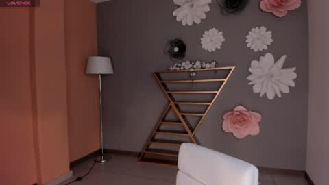 SQUIRTER DOLL    online show from 12-28-24, 10:58