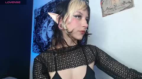 Snapshot of niakat_ chatting on 10-29-25, 05:42 niakat online show from 10-29-25, 05:42