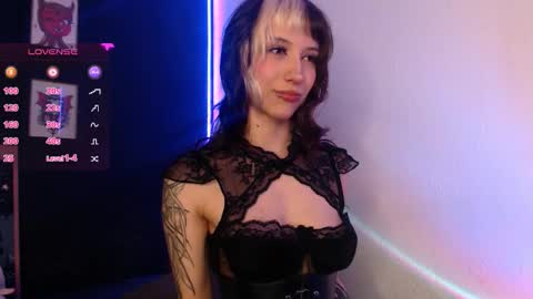 Snapshot of niakat_ chatting on 11-28-25, 07:49 niakat online show from 11-28-25, 07:49