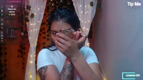 Snapshot of niamh_lifah chatting on 07-20-26, 01:46 niamh_lifah online show from 07-20-26, 01:46