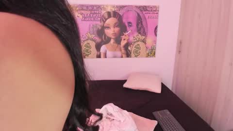  Nia  online show from 12-15-25, 03:49