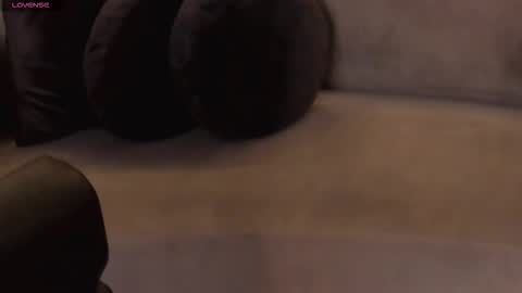 Call me Nia  online show from 09-24-25, 06:33