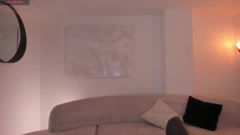 Call me Nia  online show from 11-08-25, 11:21