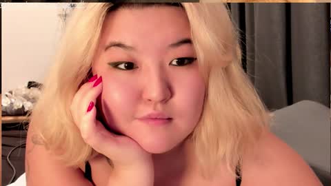 Kim online show from 12-04-25, 11:08