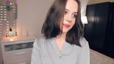 Snapshot of nice_kisss chatting on 12-10-24, 11:11 Alice online show from 12-10-24, 11:11