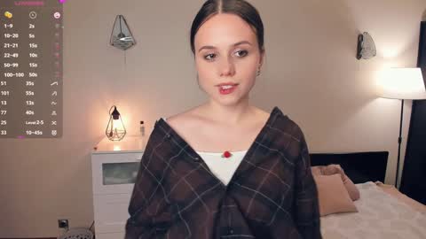 Snapshot of nice_kisss chatting on 12-14-24, 02:21 Alice online show from 12-14-24, 02:21