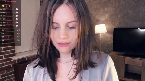Snapshot of nice_kisss chatting on 01-25-25, 11:22 Alice online show from 01-25-25, 11:22