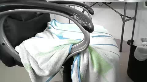 Snapshot of nicebigcock7in chatting on 01-09-26, 01:08 Mushroom Head online show from 01-09-26, 01:08