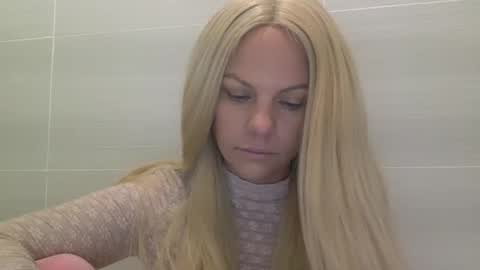 Amber online show from 10-25-25, 09:28