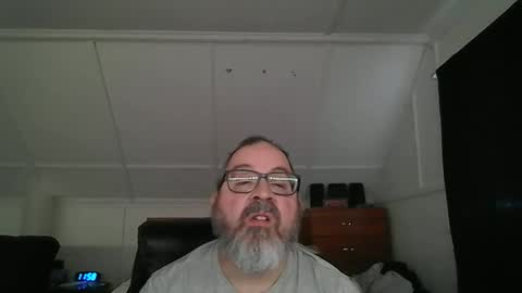 Snapshot of niceguy7208 chatting on 02-15-26, 04:58 niceguy7208 online show from 02-15-26, 04:58