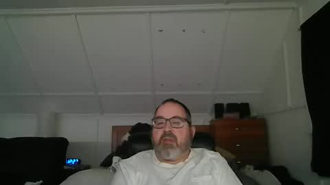 Snapshot of niceguy7208 chatting on 03-17-26, 04:28 niceguy7208 online show from 03-17-26, 04:28