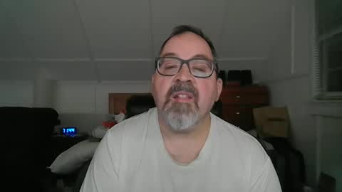 Snapshot of niceguy7208 chatting on 04-28-26, 03:44 niceguy7208 online show from 04-28-26, 03:44