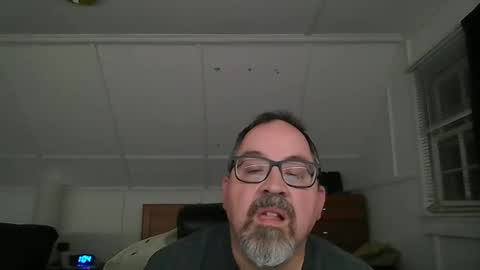 Snapshot of niceguy7208 chatting on 05-12-26, 05:04 niceguy7208 online show from 05-12-26, 05:04