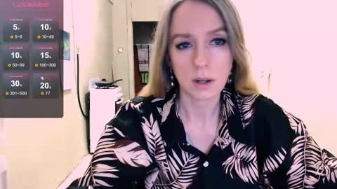 Snapshot of nicekat chatting on 02-22-26, 10:30 Kathrine online show from 02-22-26, 10:30