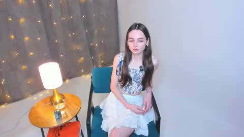 Nicole online show from 12-19-25, 03:19