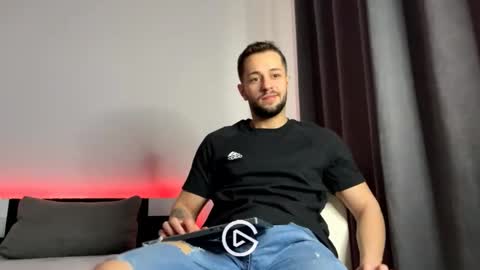 Snapshot of nicholassx chatting on 03-01-25, 12:34 Nicholassx online show from 03-01-25, 12:34