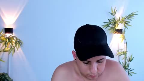 Snapshot of nick23_ chatting on 12-17-25, 07:31 nick23_ online show from 12-17-25, 07:31