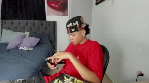 nick_master2 online show from 04-06-26, 04:32