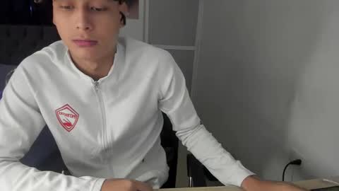 nick_master2 online show from 06-06-26, 05:50