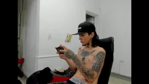 Snapshot of nick_straightboy chatting on 04-21-26, 09:39 Nick online show from 04-21-26, 09:39