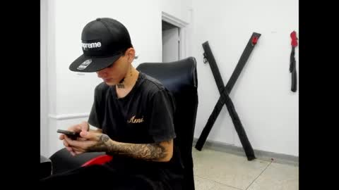 Snapshot of nick_straightboy chatting on 05-05-26, 07:55 Nick online show from 05-05-26, 07:55