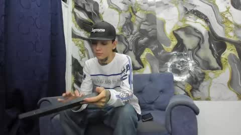 Snapshot of nick_straightboy chatting on 05-30-26, 05:26 Nick online show from 05-30-26, 05:26