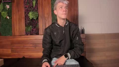 Nick  online show from 12-19-25, 12:23