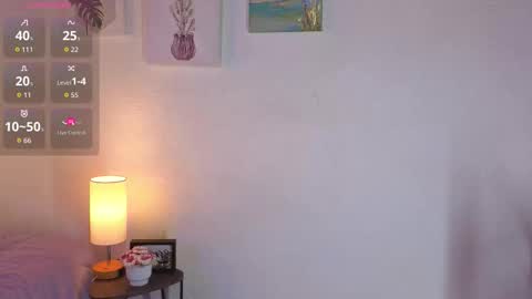 Snapshot of nickeymoon chatting on 03-04-26, 11:27 Nicole Silvermoon online show from 03-04-26, 11:27