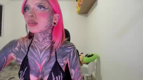 Snapshot of nicki_1 chatting on 07-05-26, 03:13 Help me reach 100 thumbs up online show from 07-05-26, 03:13