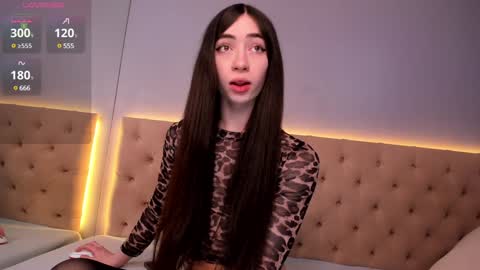 Snapshot of nickierainer chatting on 12-19-24, 07:40 Nickie online show from 12-19-24, 07:40