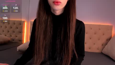 Snapshot of nickierainer chatting on 02-02-25, 10:35 Nickie online show from 02-02-25, 10:35