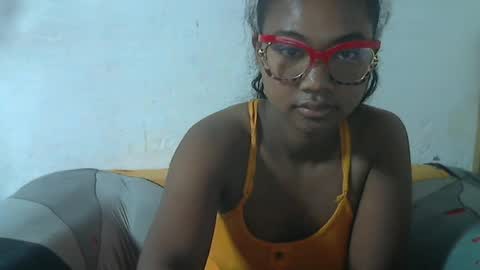 nickiqqyuu online show from 06-12-26, 01:04