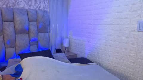 nickollsaenz online show from 06-18-26, 03:51