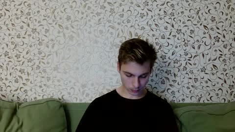 Snapshot of nicksuper8 chatting on 12-10-24, 03:22 Nick online show from 12-10-24, 03:22