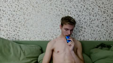 Snapshot of nicksuper8 chatting on 12-16-24, 01:43 Nick online show from 12-16-24, 01:43