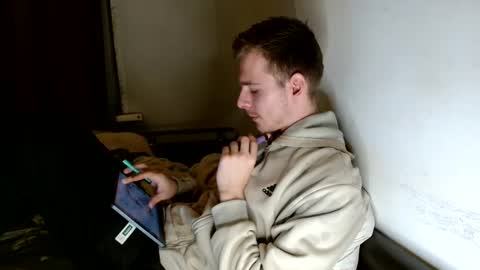 Snapshot of nicksuper8 chatting on 09-12-25, 07:47 Nick online show from 09-12-25, 07:47