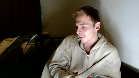 Snapshot of nicksuper8 chatting on 09-24-25, 06:11 Nick online show from 09-24-25, 06:11