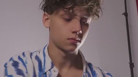 Nicky Neal online show from 09-27-25, 01:49