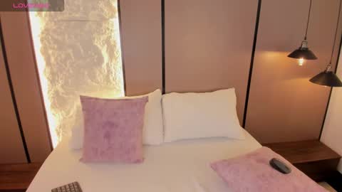 Nicky  online show from 11-16-25, 02:28