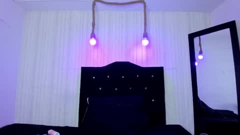 Snapshot of nicky_pop chatting on 10-04-25, 06:50 nicky_pop online show from 10-04-25, 06:50
